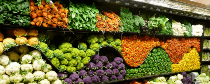 What were the challenges and reputation opportunities for supermarkets in 2016?